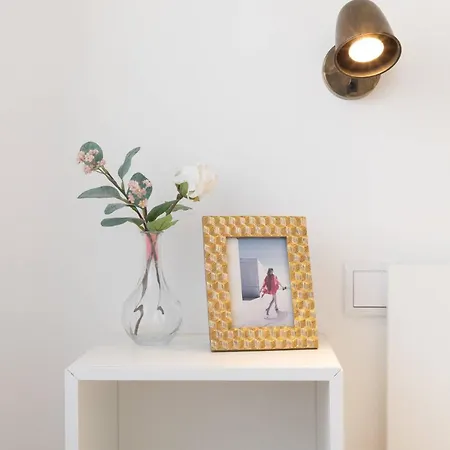 Bright 2 Bedroom With Ac Parking And Metro דירה *