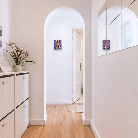 아파트 Bright 2 Bedroom With Ac Parking And Metro *