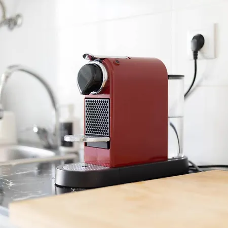 Serene 2-bedroom Flat With Garden View In Benfica *