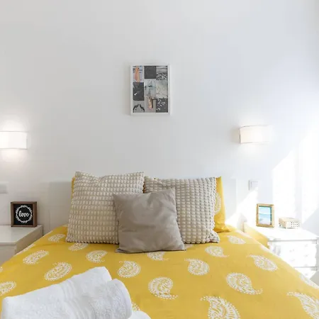 Serene 2-bedroom Flat With Garden View In Benfica Daire Lisboa