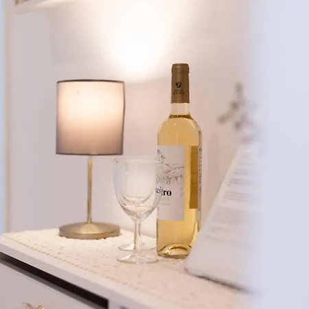 Serene 2-bedroom Flat With Garden View In Benfica Daire Lisboa