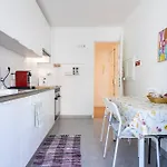 Apartament Serene 2-bedroom Flat With Garden View In Benfica